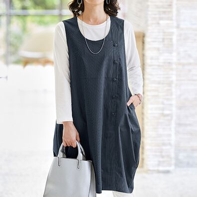 BELLUNA（ベルーナ）の「先染めストライプタックデザインジャンパードレス（チュニック）」