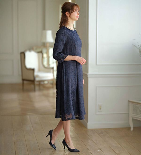 BELLUNA（ベルーナ）の「花柄オパール素材ワンピースアンサンブル（ワンピースセットスーツ）」｜詳細画像