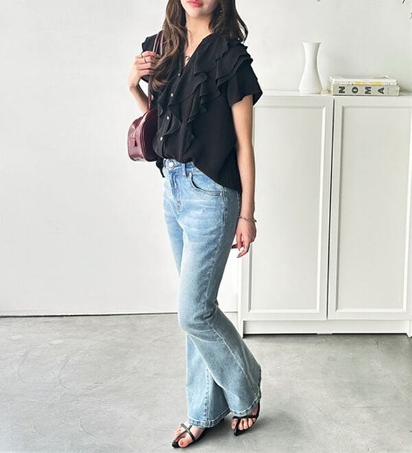 GeeRA（ジーラ）の「ラッフルフリルハーフスリーブブラウス（ブラウス）」｜詳細画像