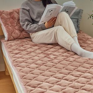 iellio（イエリオ）の「フランネルボリューム敷パッド・枕パッド＜吸湿発熱・抗菌防臭・あったか・敷きパッド＞（敷パッド）」｜モーヴピンク