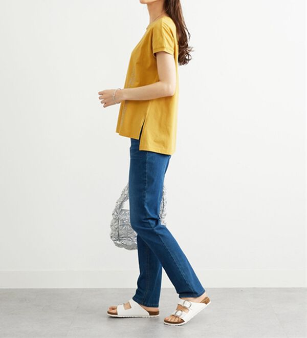 BELLUNA（ベルーナ）の「ラメプリント縦ロゴゆったりプルオーバー（カットソー）」｜詳細画像