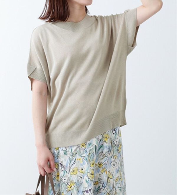 BELLUNA（ベルーナ）の「チューリップ袖デザインニットプルオーバー（ニット・セーター）」｜トープ