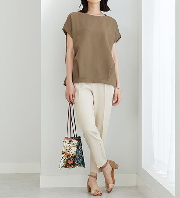 BELLUNA（ベルーナ）の「ミニワッフル素材裾タックプルオーバー（カットソー）」｜詳細画像