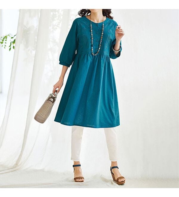 BELLUNA（ベルーナ）の「綿麻素材刺しゅうチュニックワンピース（チュニックワンピース）」｜詳細画像