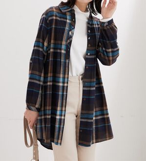 BELLUNA（ベルーナ）の「多ボタン使いチェック柄シャツチュニック（チュニック）」｜ネイビー&times;ターコイズ