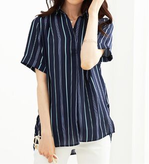 BELLUNA（ベルーナ）の「エアリーツイル裾タックシャツチュニック（チュニック）」｜ネイビーストライプ