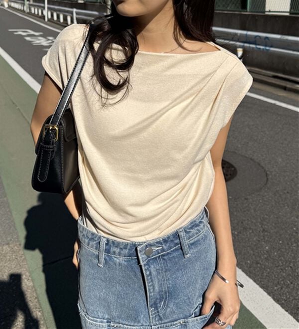 RANAN（ラナン）の「タックドレープフレンチスリーブT（Tシャツ）」｜アイボリー