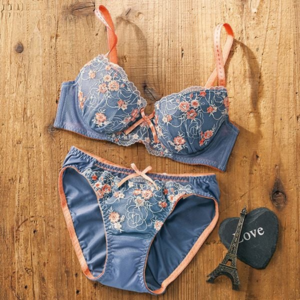 YU'NOW（ユナウ）の「ｔｏ　ｍｅｅブラジャー＆ショーツセット（ブラジャー＆ショーツセット）」｜ブルー系小花刺しゅうレース