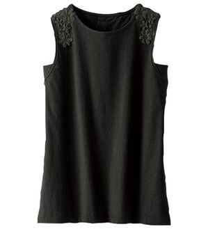 BELLUNA（ベルーナ）の「綿混素材脇汗対策フラワーレースインナー（タンクトップ・キャミソール）」｜黒