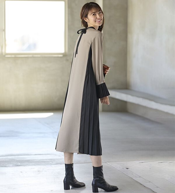 BELLUNA（ベルーナ）の「大人のモノトーンを着こなす配色プリーツワンピース（その他ワンピース）」｜詳細画像