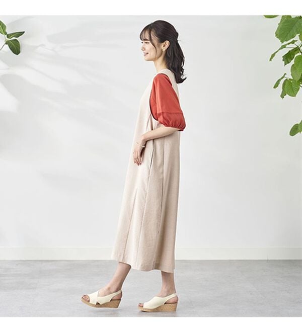 BELLUNA（ベルーナ）の「サラリ麻調素材Ｖネックジャンパードレス（ジャンパースカート）」｜詳細画像