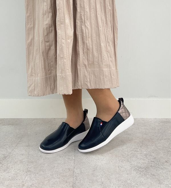 BELLUNA（ベルーナ）の「サッと履けるスリッポンシューズ（スニーカー）」｜詳細画像