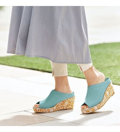 BELLUNA（ベルーナ）の「厚底ウェッジミュール（サンダル・ミュール）」