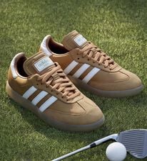 「＜ａｄｉｄａｓ＞サンバゴルフシューズ（メンズウォーキングシューズ）」