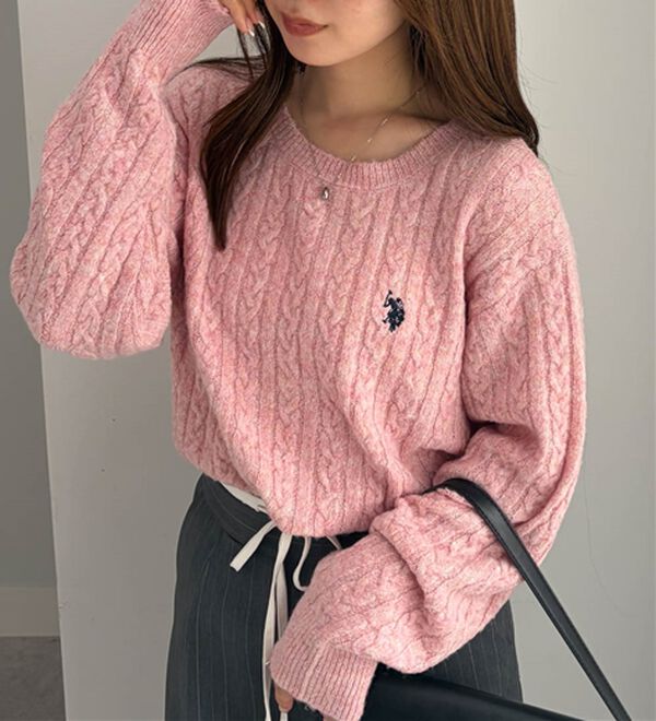 RANAN（ラナン）の「＜U.S.POLO ASSN.ユーエスポロアッスン＞ ワンポイントケーブルニット（ニット・セーター）」｜ピンク