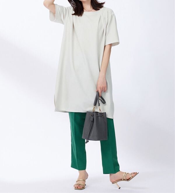 BELLUNA（ベルーナ）の「かのこ素材肩タックデザインワンピース（チュニック）」｜詳細画像