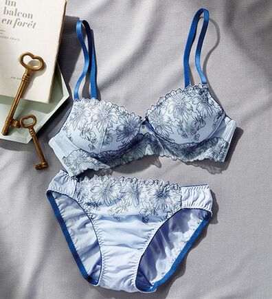 YU'NOW（ユナウ）の「ぷるるん谷間のノンワイヤーブラ＆ショーツセット（ブラジャー＆ショーツセット）」