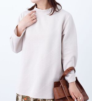 BELLUNA（ベルーナ）の「ジャカード素材斜め切替プルオーバー（カットソー）」｜詳細画像
