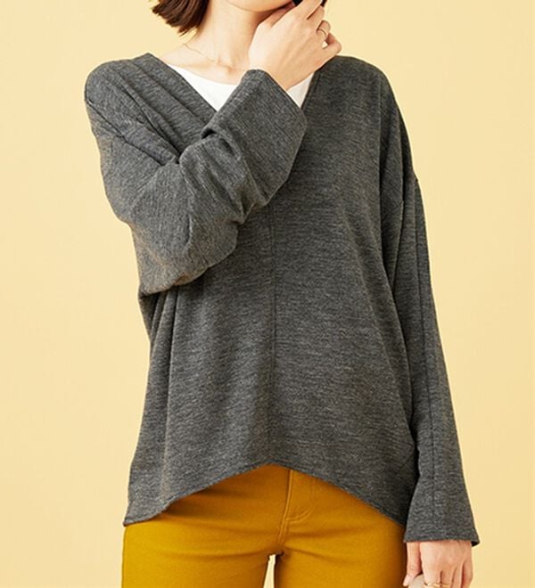 BELLUNA（ベルーナ）の「キレイ見えVネックプルオーバー（カットソー）」｜詳細画像