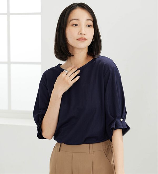 BELLUNA（ベルーナ）の「【接触冷感】涼感素材袖パールデザインプルオーバー（カットソー）」｜詳細画像