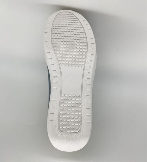 BELLUNA（ベルーナ）の「サッと履けるスリッポンシューズ（スニーカー）」｜詳細画像