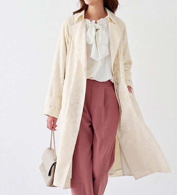 BELLUNA（ベルーナ）の「花柄カットジャカードトレンチコート（ロングコート）」｜詳細画像