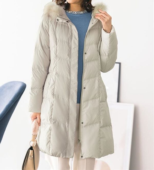 ルフラン（ルフラン）の「こだわりシルエットのファー付ダウン（ロングコート）」｜ライトグレー
