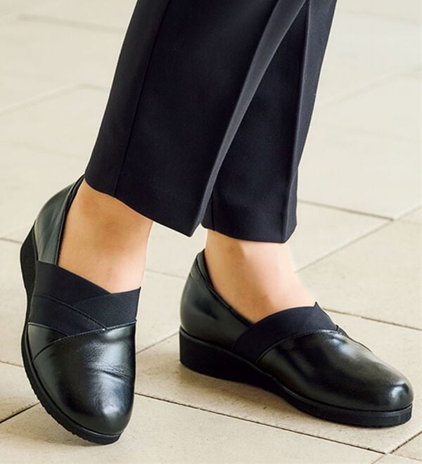 BELLUNA（ベルーナ）の「日本製５Ｅ牛革クロスデザインパンプス（パンプス）」｜詳細画像