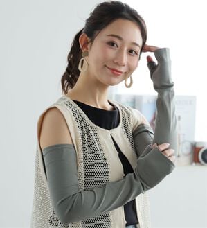 A HAPPY MARILYN（アハッピーマリリン）の「【Ｍ～８Ｌ】【接触冷感・吸水速乾】日差しから守るアームカバー（その他ファッション小物）」｜カーキ