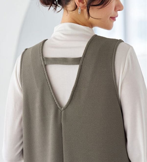 BELLUNA（ベルーナ）の「シュッと体型カバー！－３ｋｇ見えポコポコエンボス素材ジャンパースカート（ジャンパースカート）」｜詳細画像