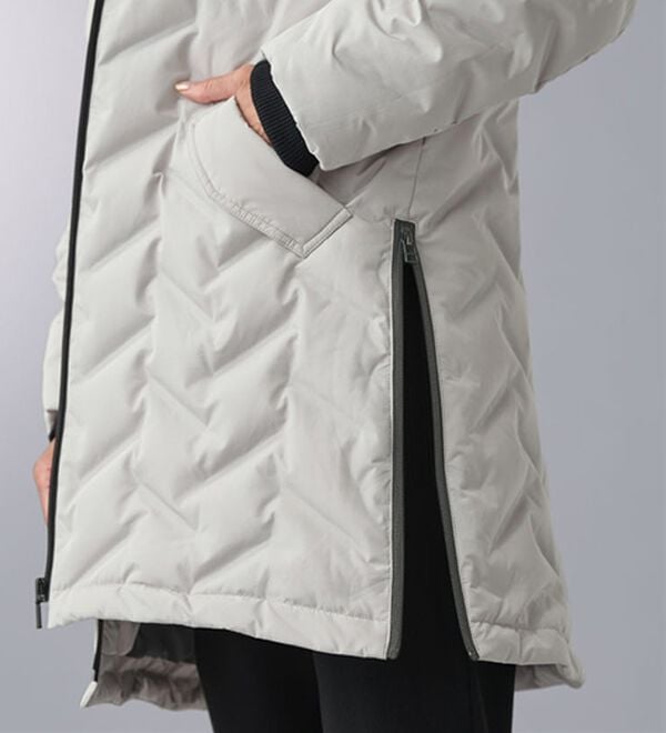 BELLUNA（ベルーナ）の「シームレスダウン配色使いコート（ロングコート）」｜詳細画像