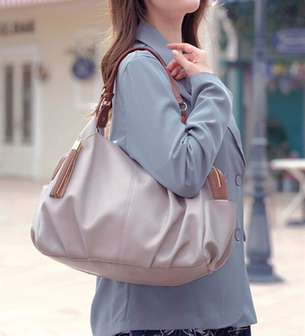 BELLUNA（ベルーナ）の「Ａ４対応１０ポケット大収納トート（トートバッグ）」｜詳細画像