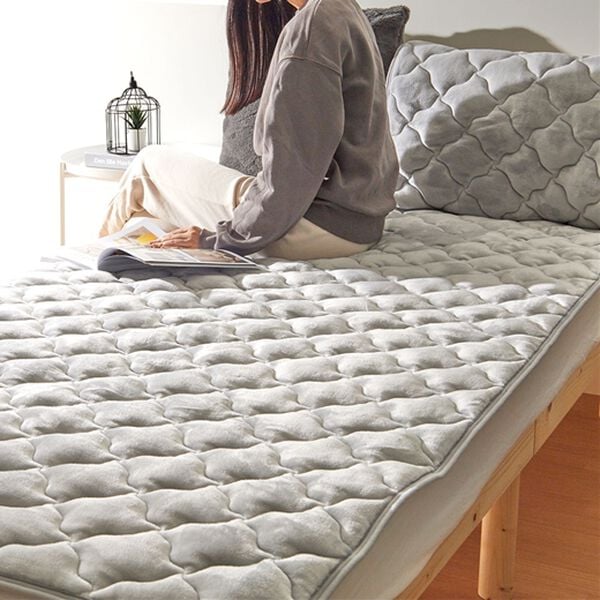 iellio（イエリオ）の「フランネルボリューム敷パッド・枕パッド＜吸湿発熱・抗菌防臭・あったか・敷きパッド＞（敷パッド）」｜グレー