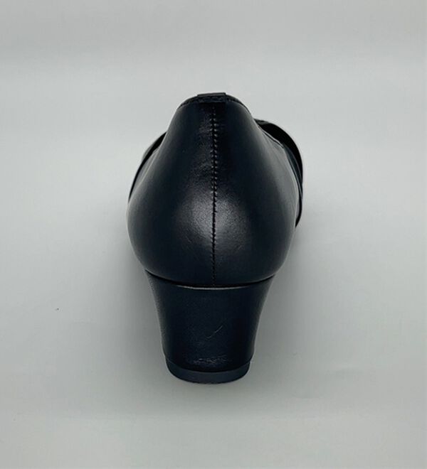 BELLUNA（ベルーナ）の「４Ｅ牛革リボンデザインヒールパンプス（パンプス）」｜詳細画像