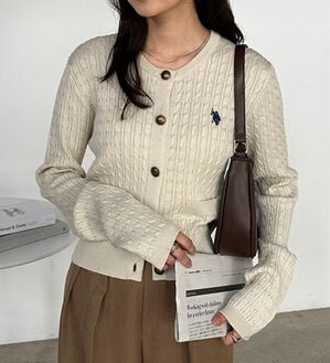 RANAN（ラナン）の「＜Ｕ．Ｓ．Ｐ＞ゴールド調ボタン刺繍ケーブルカーディガン（ニット・セーター）」｜詳細画像