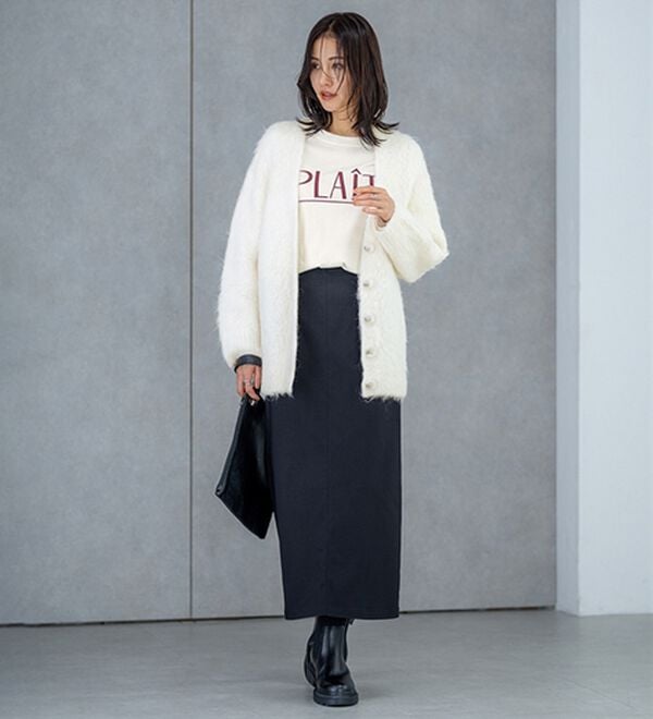 BELLUNA（ベルーナ）の「綿１００％素材フロッキーロゴ長袖Ｔシャツ（Tシャツ）」｜詳細画像