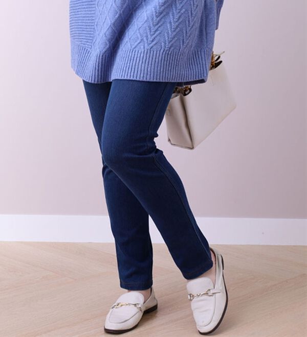 BELLUNA（ベルーナ）の「なめらかボンディングレギンスパンツ（フルレングスパンツ）」｜インディゴ