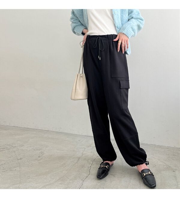 GeeRA（ジーラ）の「やわらか素材カーゴパンツ（フルレングスパンツ）」｜詳細画像