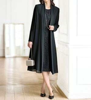 BELLUNA（ベルーナ）の「軽やかロングジャケットレースワンピースアンサンブル（ワンピースセットスーツ）」｜黒