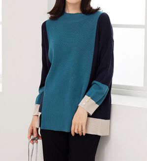 BELLUNA（ベルーナ）の「配色デザイン編地切替ニットプルオーバー（ニット・セーター）」｜ターコイズ系