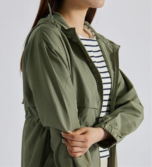 BELLUNA（ベルーナ）の「はっ水加工軽量パーカー（ポーチ付）（パーカー）」｜詳細画像