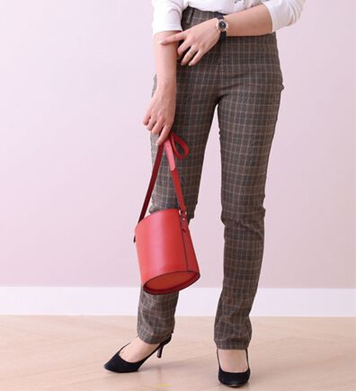 BELLUNA（ベルーナ）の「ウルトラ美脚！ストレッチパンツ（フルレングスパンツ）」