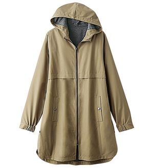 BELLUNA（ベルーナ）の「はっ水加工ボンディング素材ロング丈パーカー（ハーフコート）」｜サンドベージュ