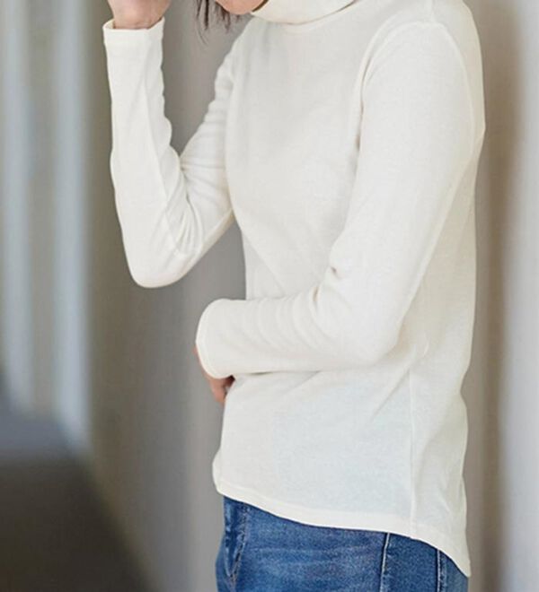 LAVIENNE（ラヴィエンヌ）の「【医師オススメ】綿１００％吸湿発熱あったかインナー　タートルネックインナー長袖（肌着・インナーウェア）」｜詳細画像