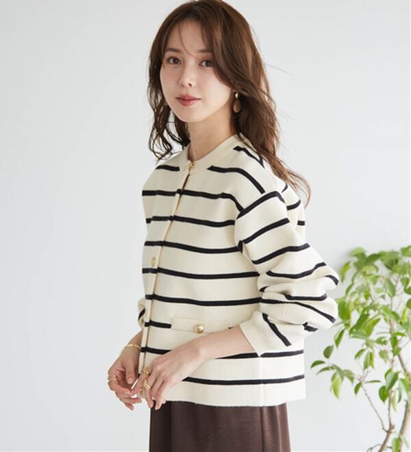 RANAN（ラナン）の「【4つの機能付き】洗える！ゴールド調ボタンニットカーディガン（ニットカーディガン）」｜ボーダー