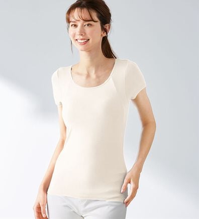 LAVIENNE（ラヴィエンヌ）の「【吸汗速乾】＜さらりラボ＞カップ付半袖インナー（ブラトップ・カップ付きインナー）」