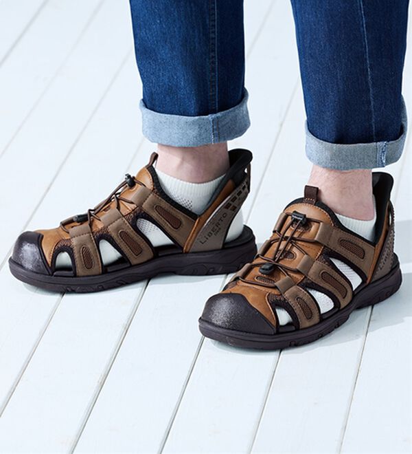 「＜リベルトエドウイン＞立ったまま履けるスニーカーサンダル（メンズサンダル）」｜ブラウン