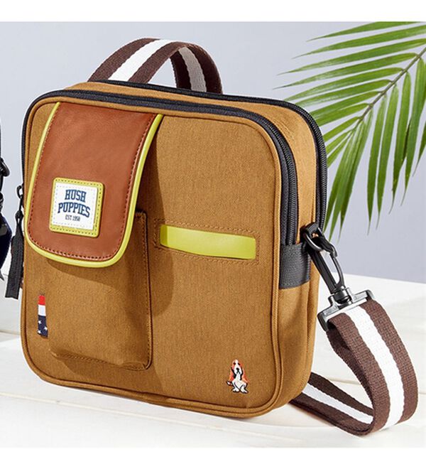 「＜ハッシュパピー＞配色お洒落なスクエアーバッグ（メンズショルダーバッグ）」｜キャメル