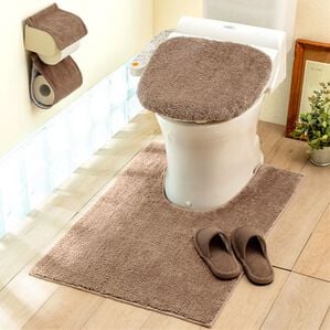 iellio（イエリオ）の「【８日間限定価格】ふわふわマイクロ素材のトイレマット＜抗菌防臭・ロングマット・耳長マット・フタカバー・ジャンボマット＞（トイレマット）」｜モカベージュ