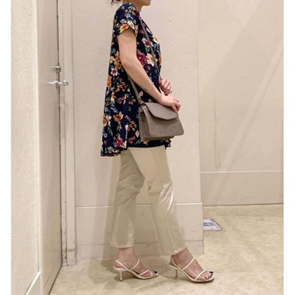 BELLUNA（ベルーナ）の「【動画】フレアーシルエットプリントチュニック（チュニック）」｜詳細画像